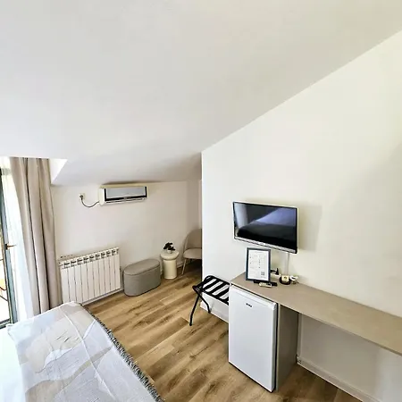 Pansion Ana Мали-Лошинь